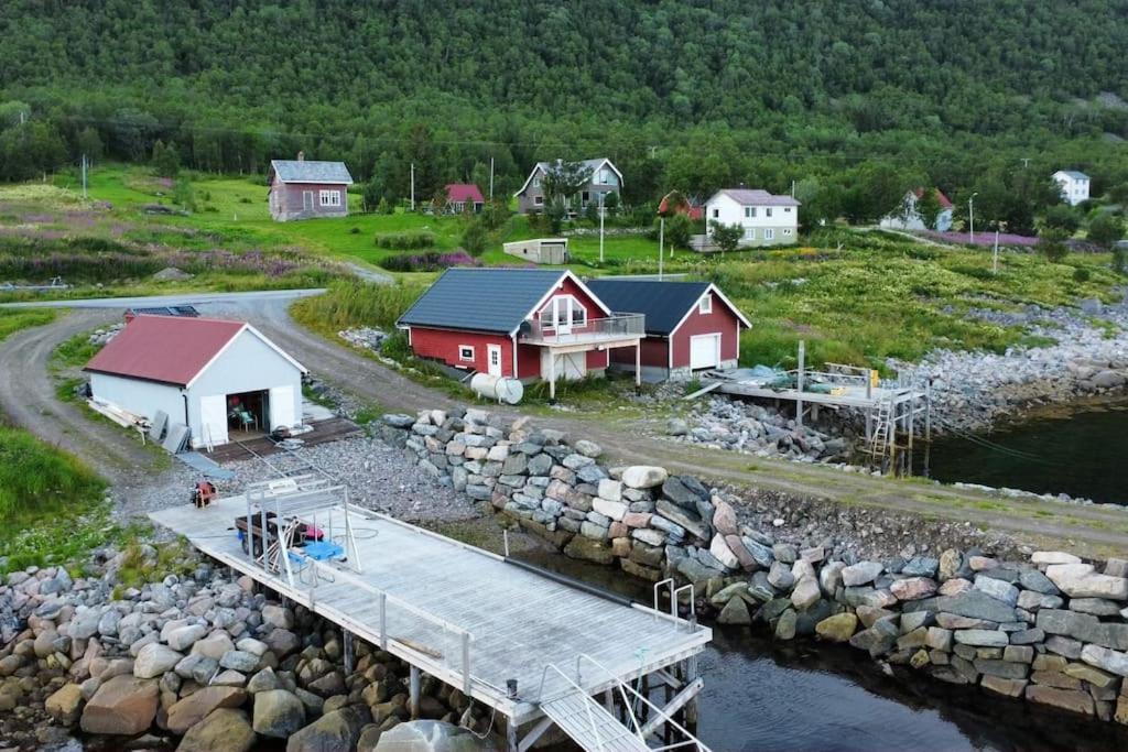 Leilighet I Rorbu Pa Kaldfarnes - Yttersia Senja Екстер'єр фото