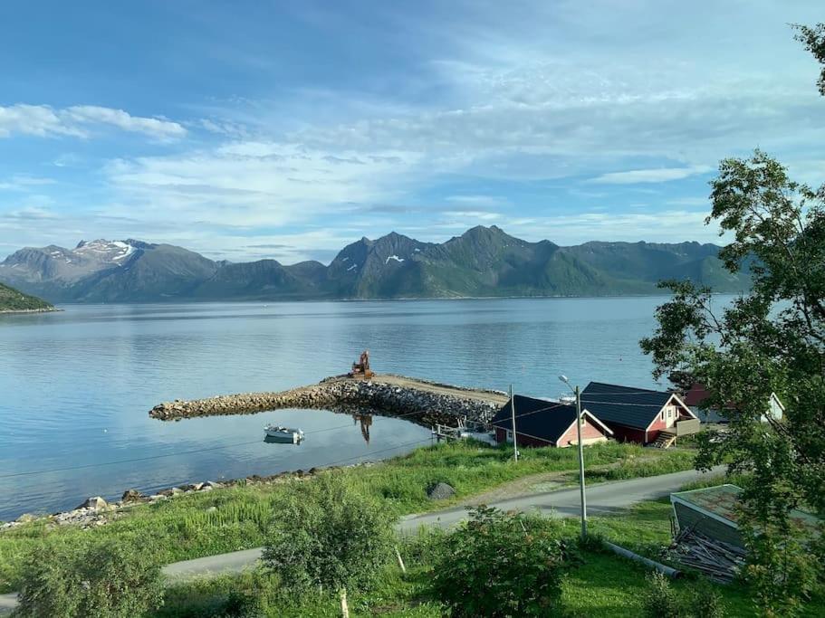 Leilighet I Rorbu Pa Kaldfarnes - Yttersia Senja Екстер'єр фото