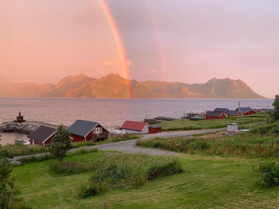 Leilighet I Rorbu Pa Kaldfarnes - Yttersia Senja Екстер'єр фото